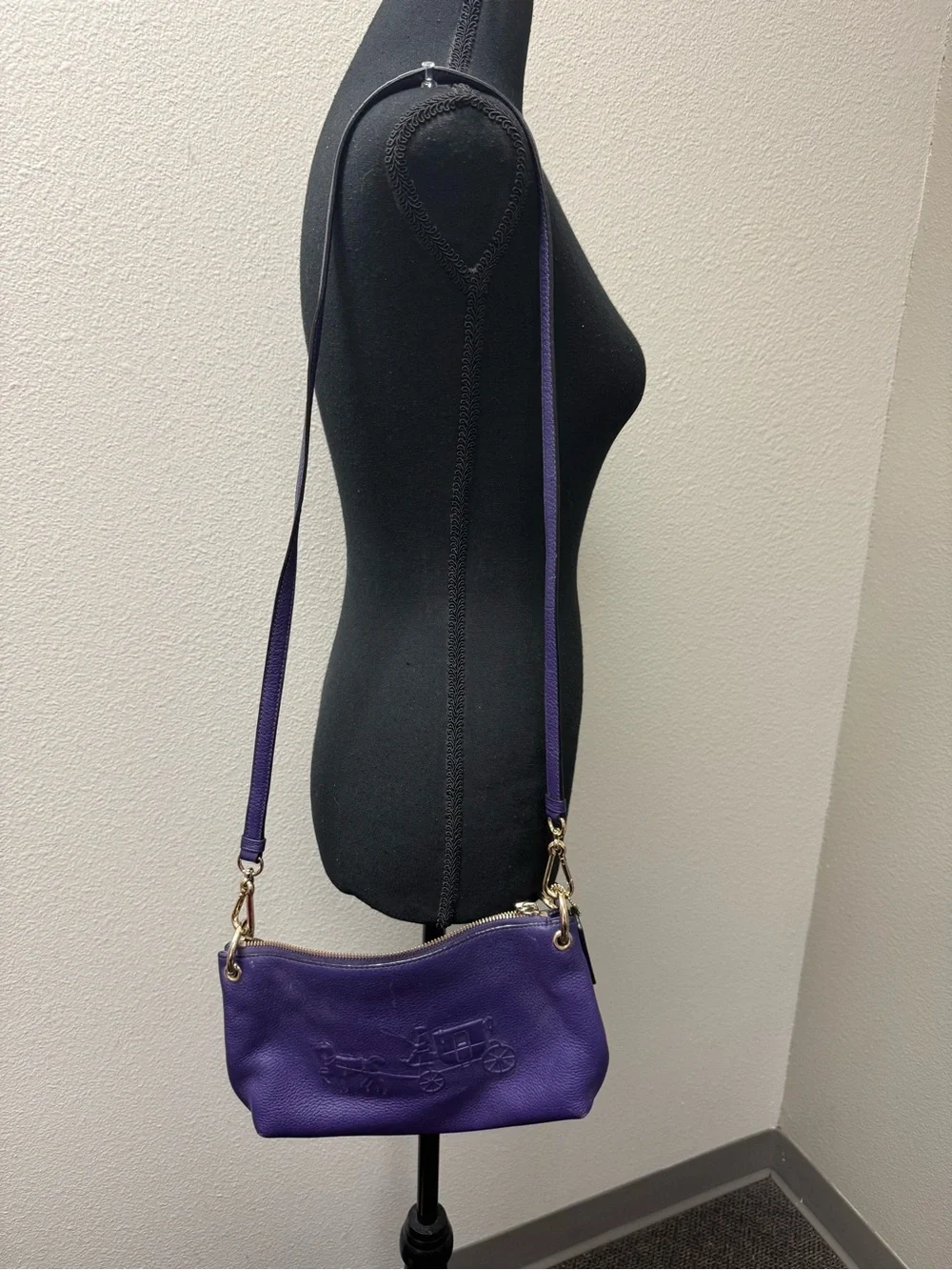 Coach Charley 33521 Purple Pebbled Leather Horse Carriage Crossbody Bag Gold Zip